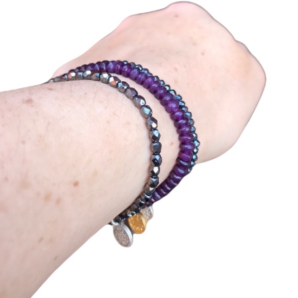 Coon charm beaded stretch bracelet - Picture 4 of 12